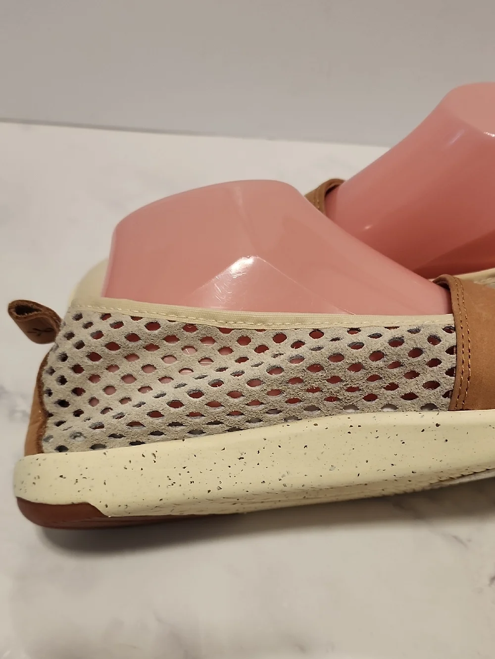 Emu Australia Meroo  Ever Natural  Cream and Tan Slip-On Casual Shoes Brand New